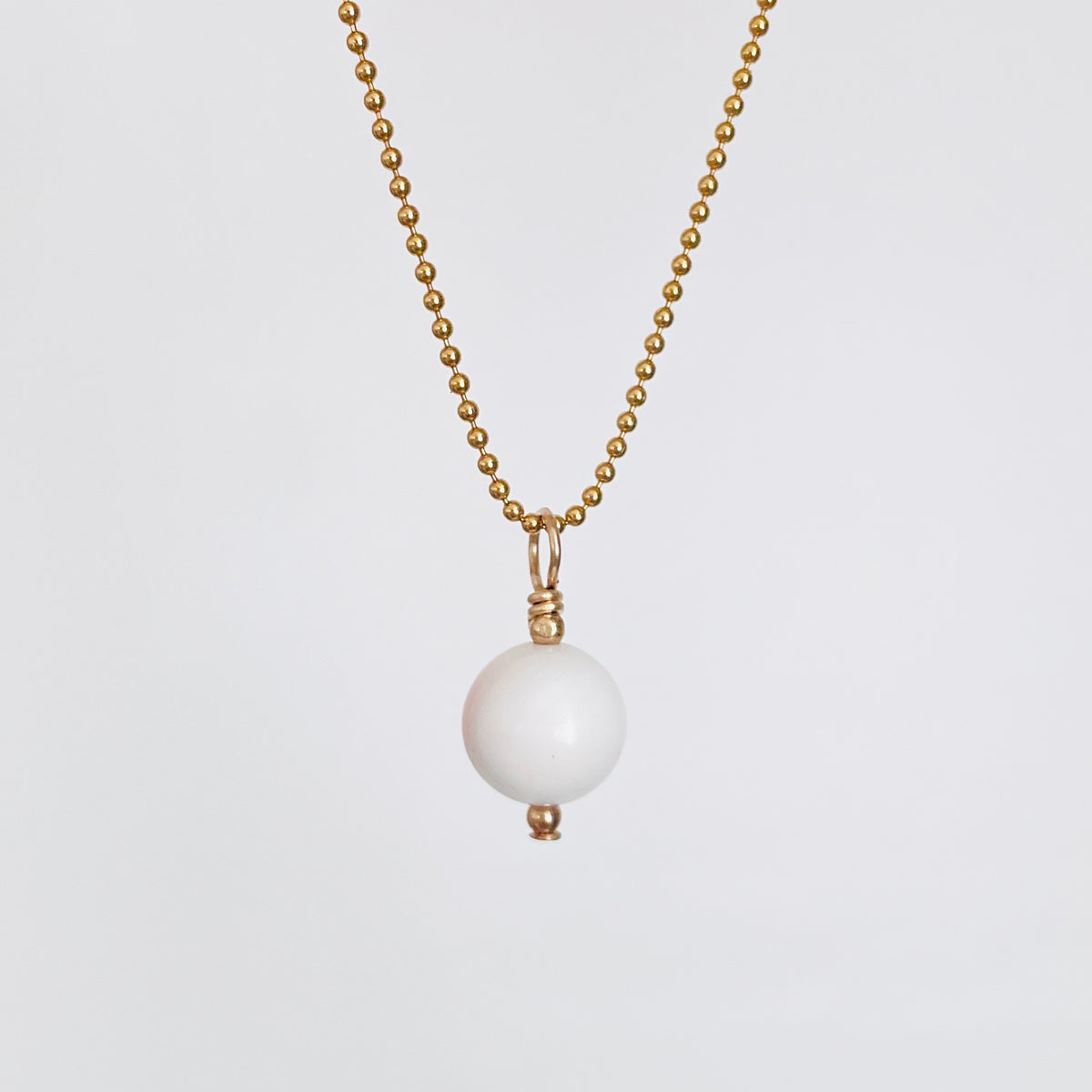 Simply Conch Shell Charm Necklace