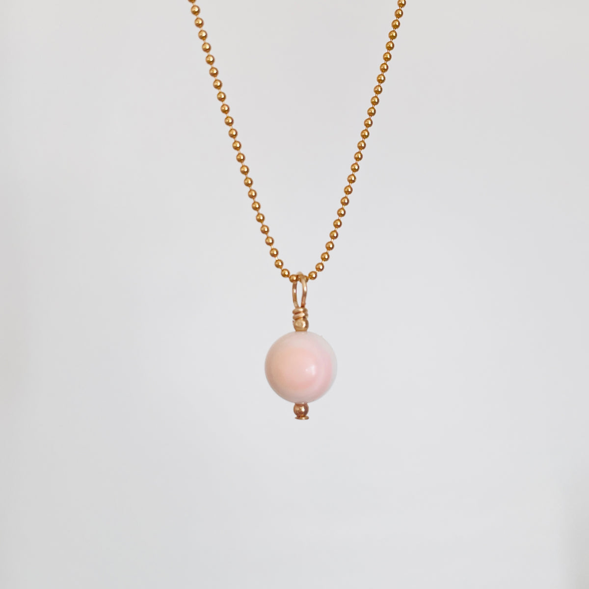 Simply Conch Shell Charm Necklace
