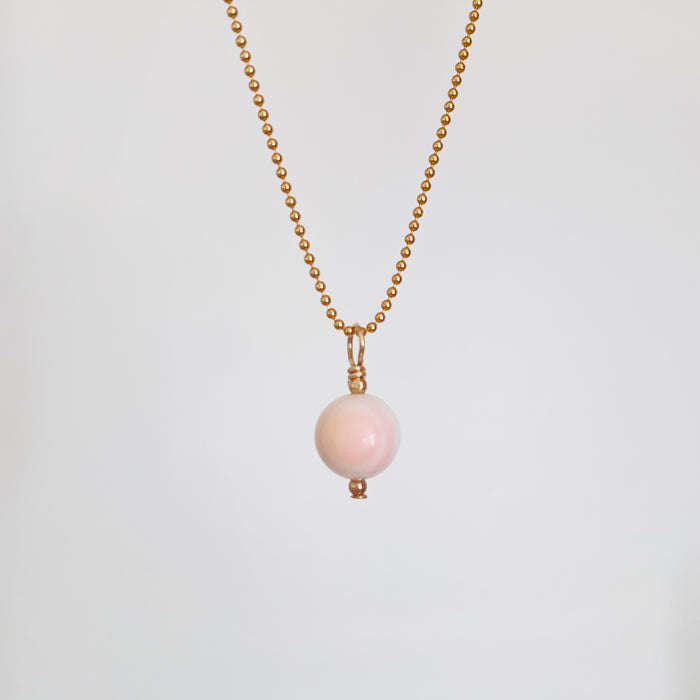 Simply Conch Shell Charm Necklace